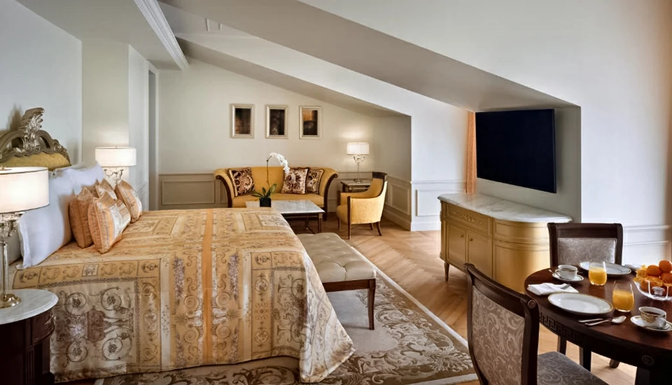 هتل پالازو ورساچه دبی